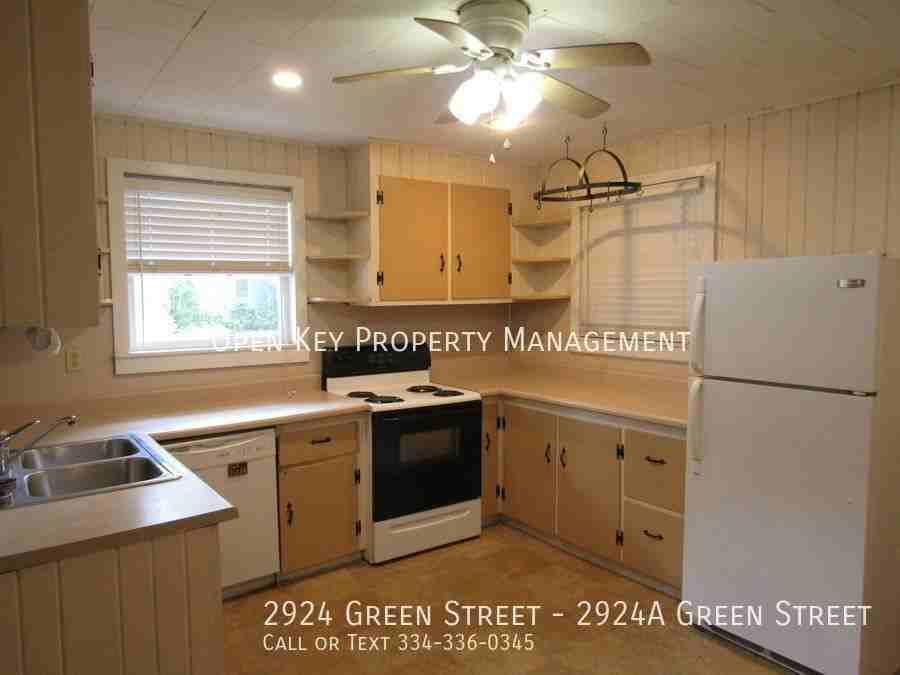 2924 Green Street 2924A Green Street - Photo 3 of 10