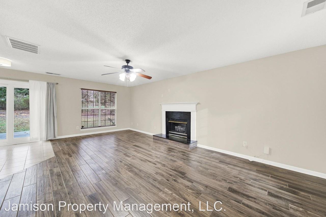 1308 Cindy Carr Dr - Photo 2 of 30