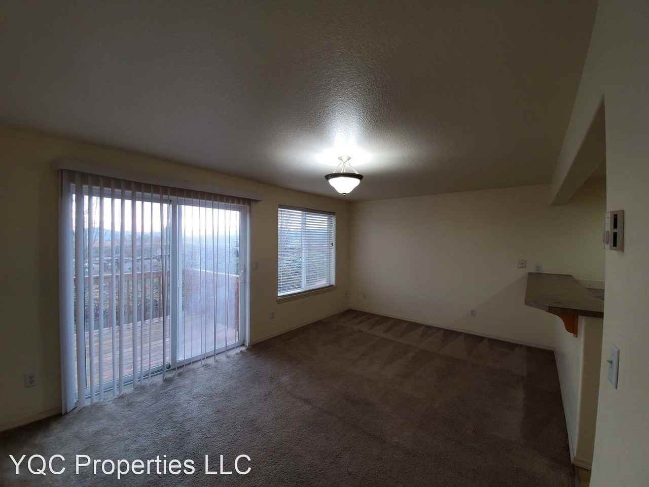 5701 & 5703 NE 135th Ave - Photo 3 of 14