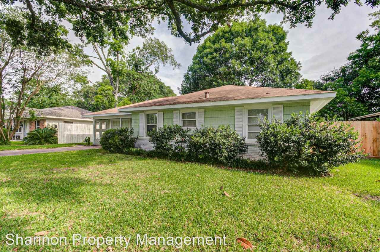 5922 Grape St - Photo 3 of 24