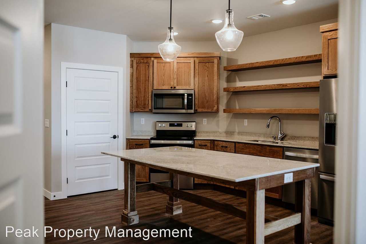 Highland Apartments - Photo 3 of 44