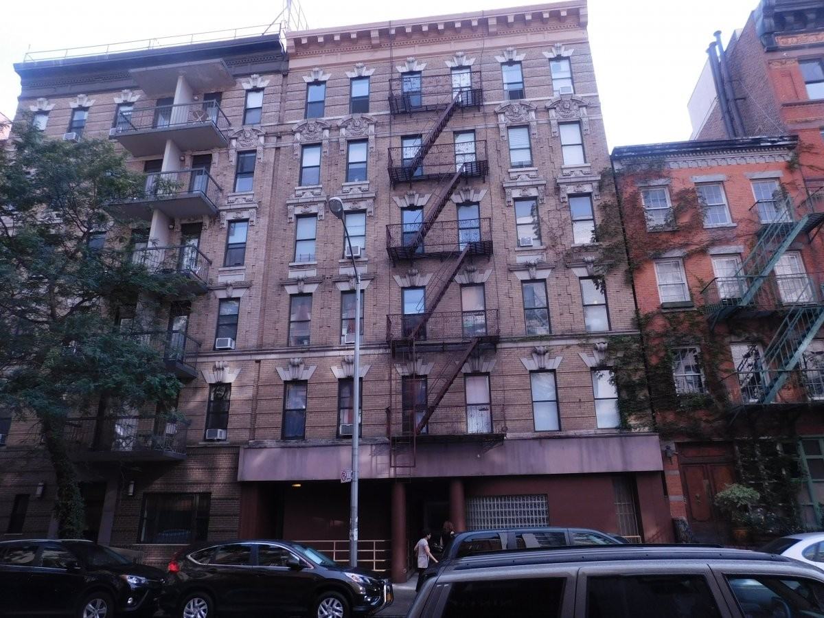 E 25th St #1D