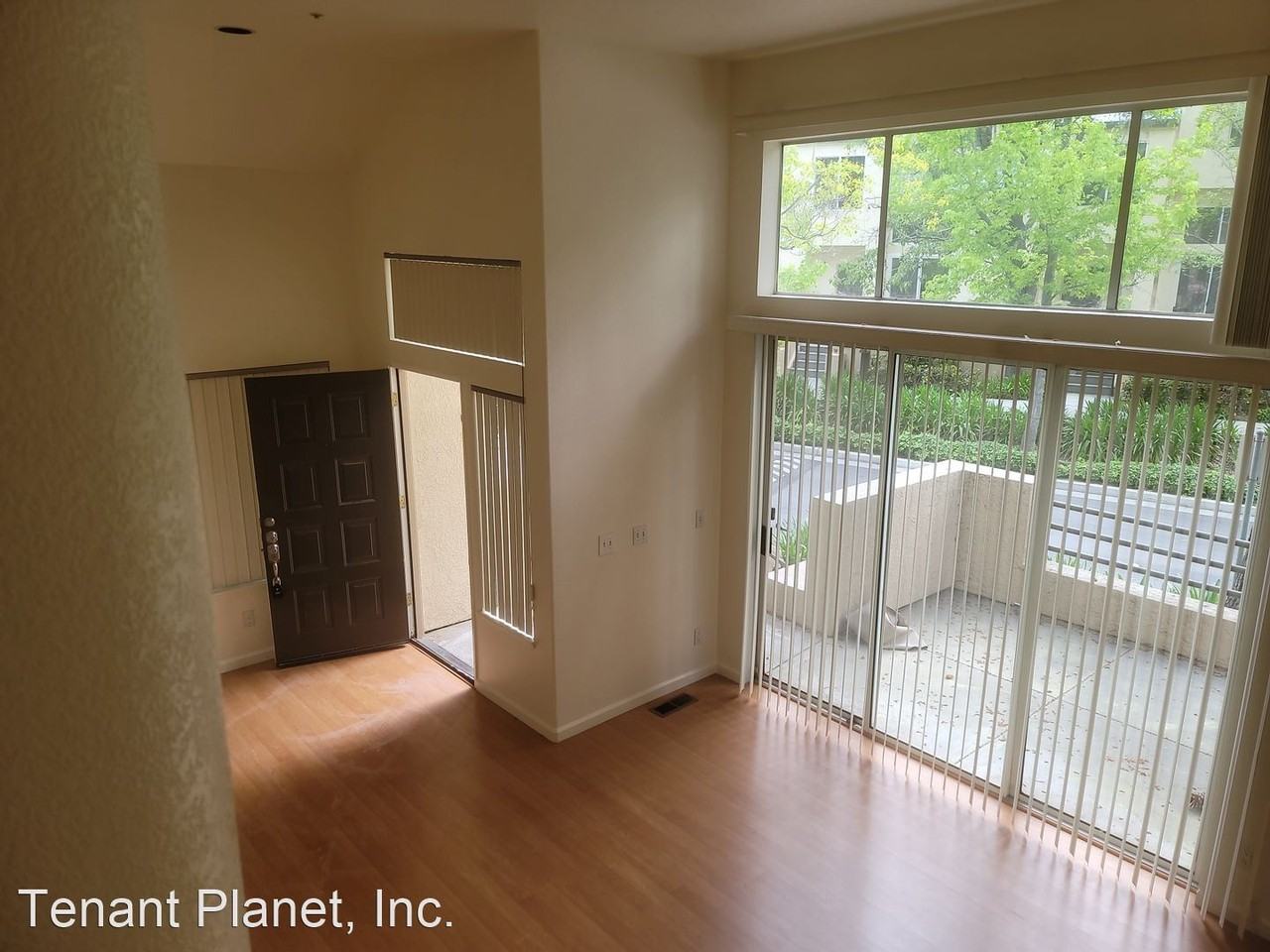 419 Galleria Dr #1 - Photo 3 of 25