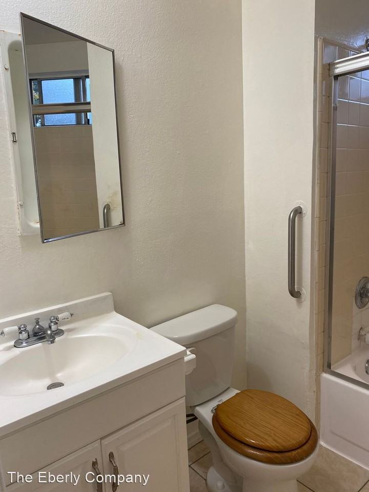 14745 Blythe St - Photo 2 of 7