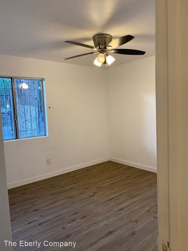 14745 Blythe St - Photo 3 of 7