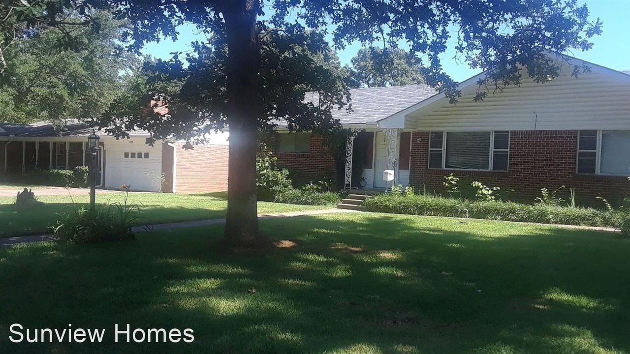 1217 Waco St - Photo 2 of 19