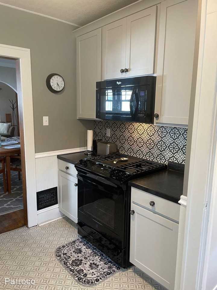 1901 Kenwood Ave - Photo 2 of 35