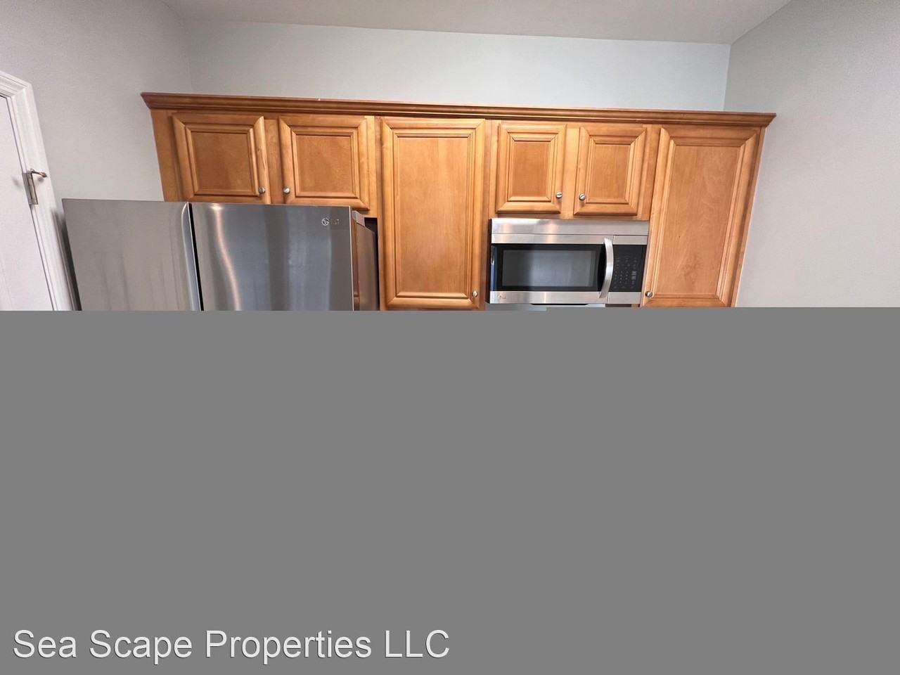 1033 Masons Place Cir #B - Photo 2 of 13