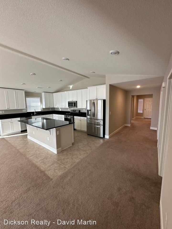 508 Cloud Break Dr - Photo 2 of 30