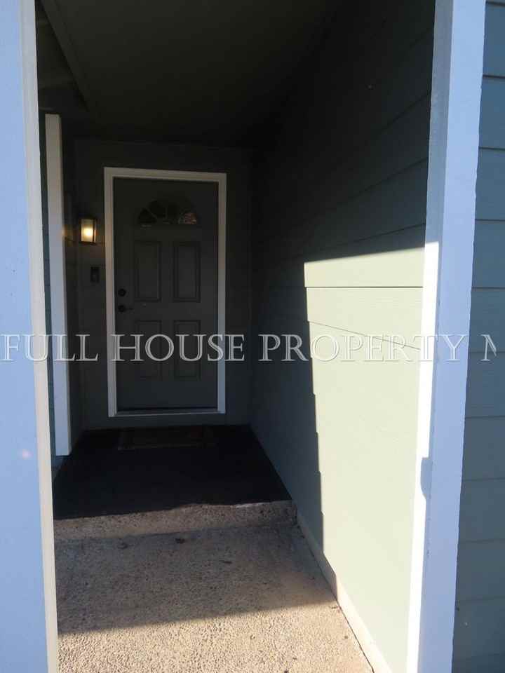 356 S 57th Pl - Photo 2 of 25