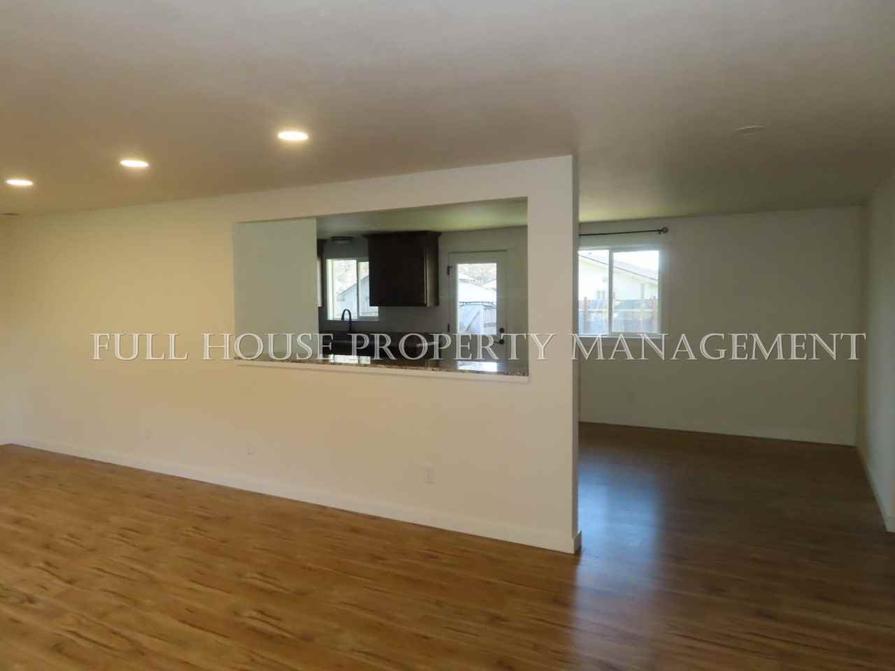 356 S 57th Pl - Photo 3 of 25