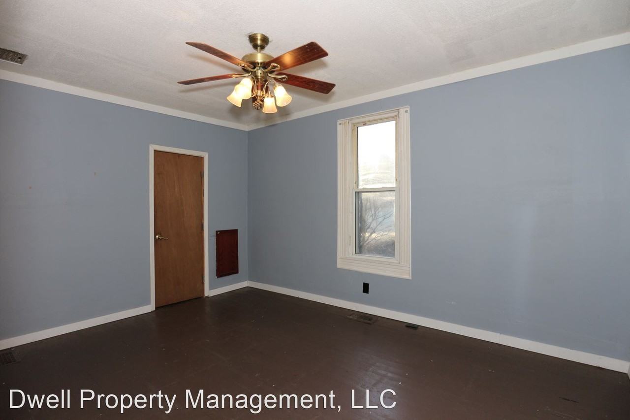 715 N Main St - Photo 3 of 11