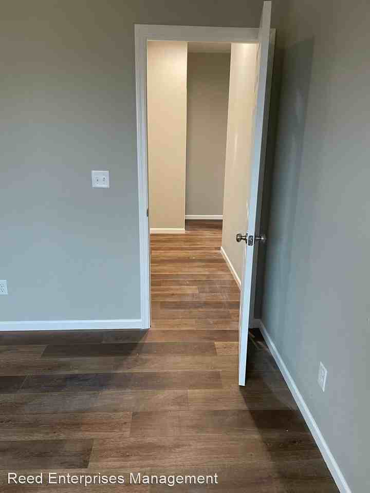 103 Ledgestone Dr - Photo 2 of 30