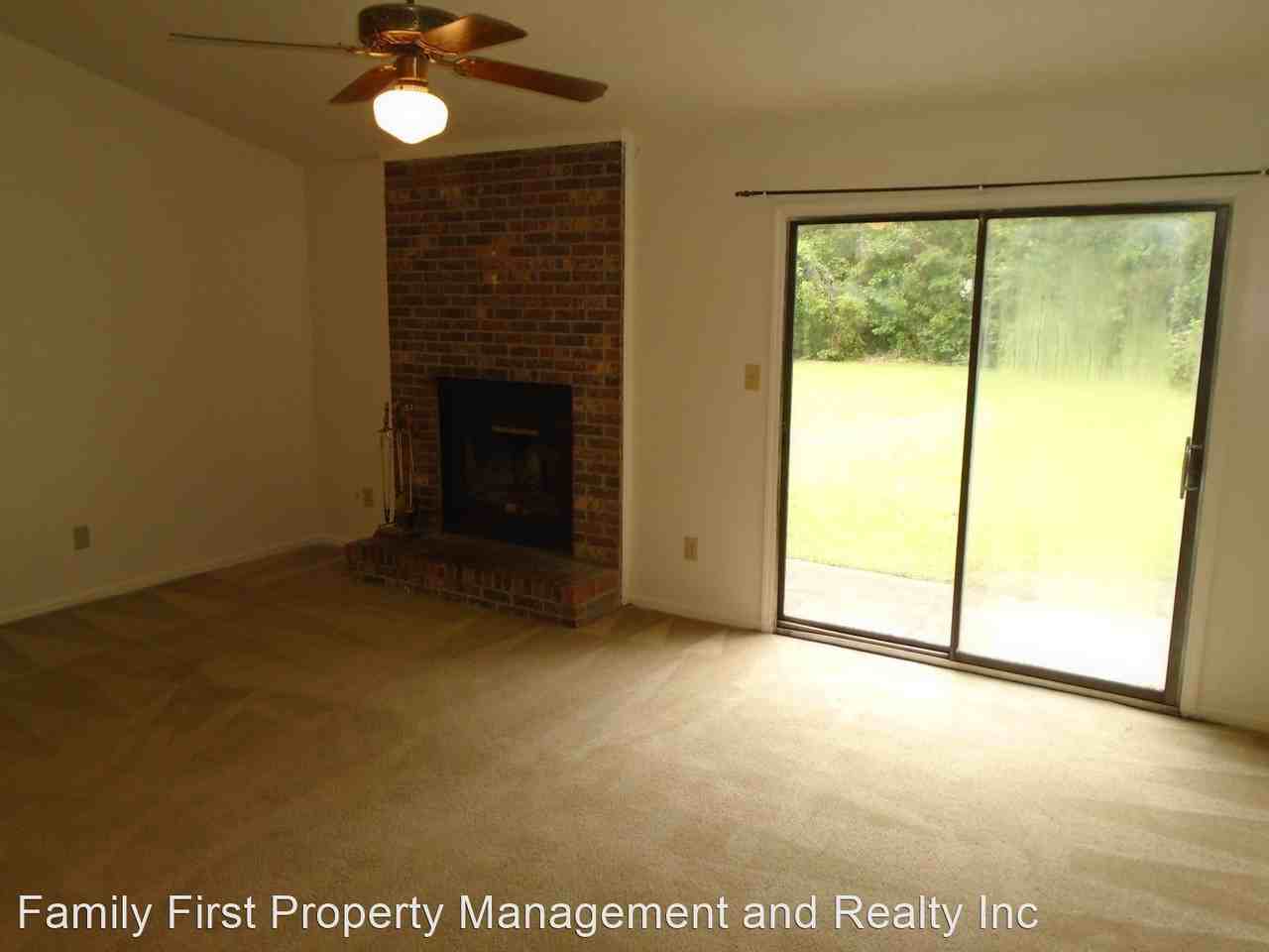 1914 Rolling Ridge Dr - Photo 3 of 10