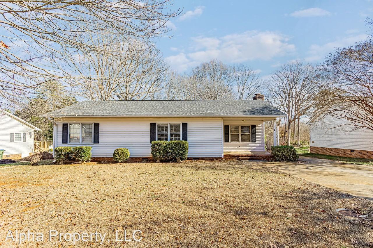 203 Willow Branch Dr, Simpsonville, SC 29680 3 Bedroom House for 1,650