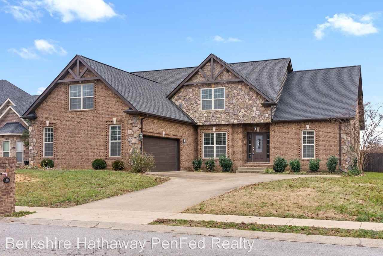 140 Bainbridge Dr - Photo 2 of 50