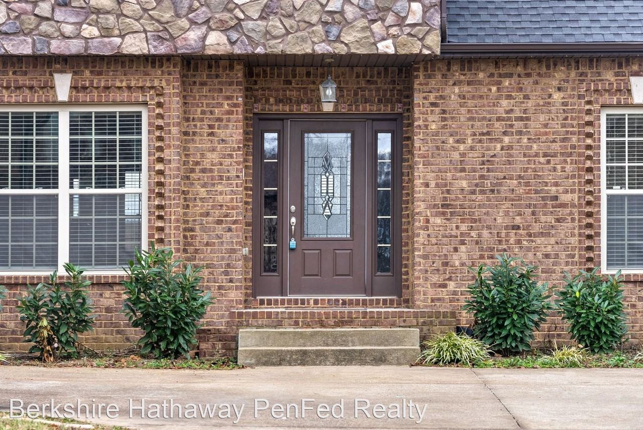 140 Bainbridge Dr - Photo 3 of 50