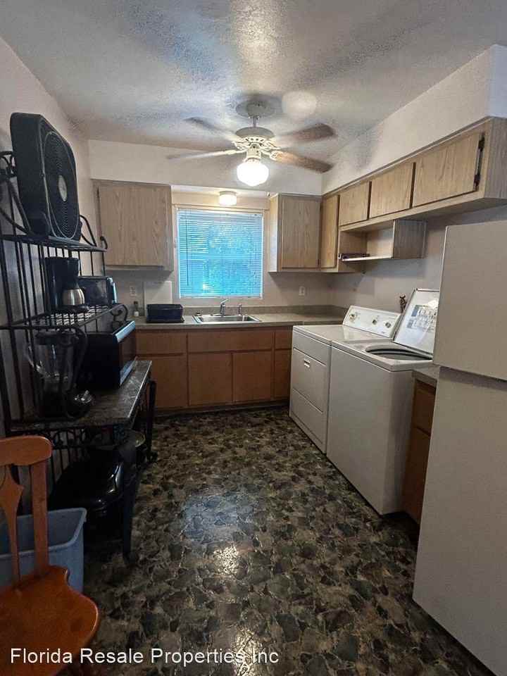 2252 Altamont Ave - Photo 3 of 7