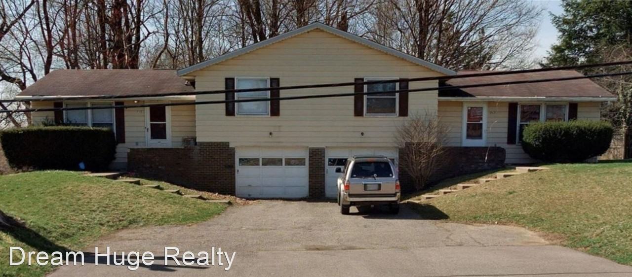 717 Logan Rd - Photo 2 of 10