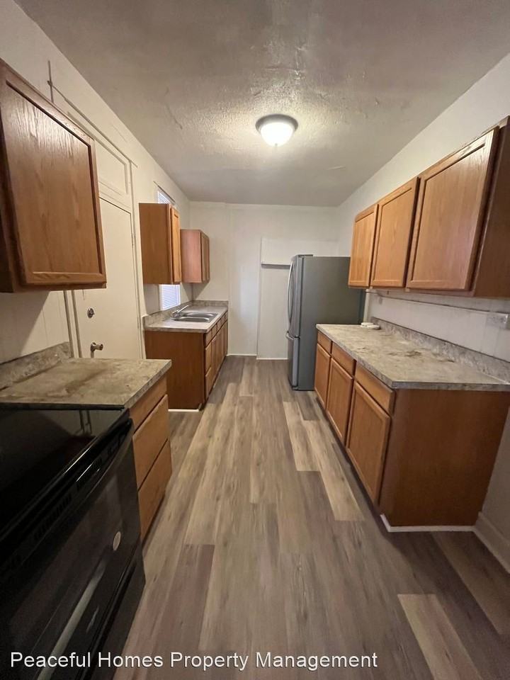 444 W King St - Photo 3 of 14