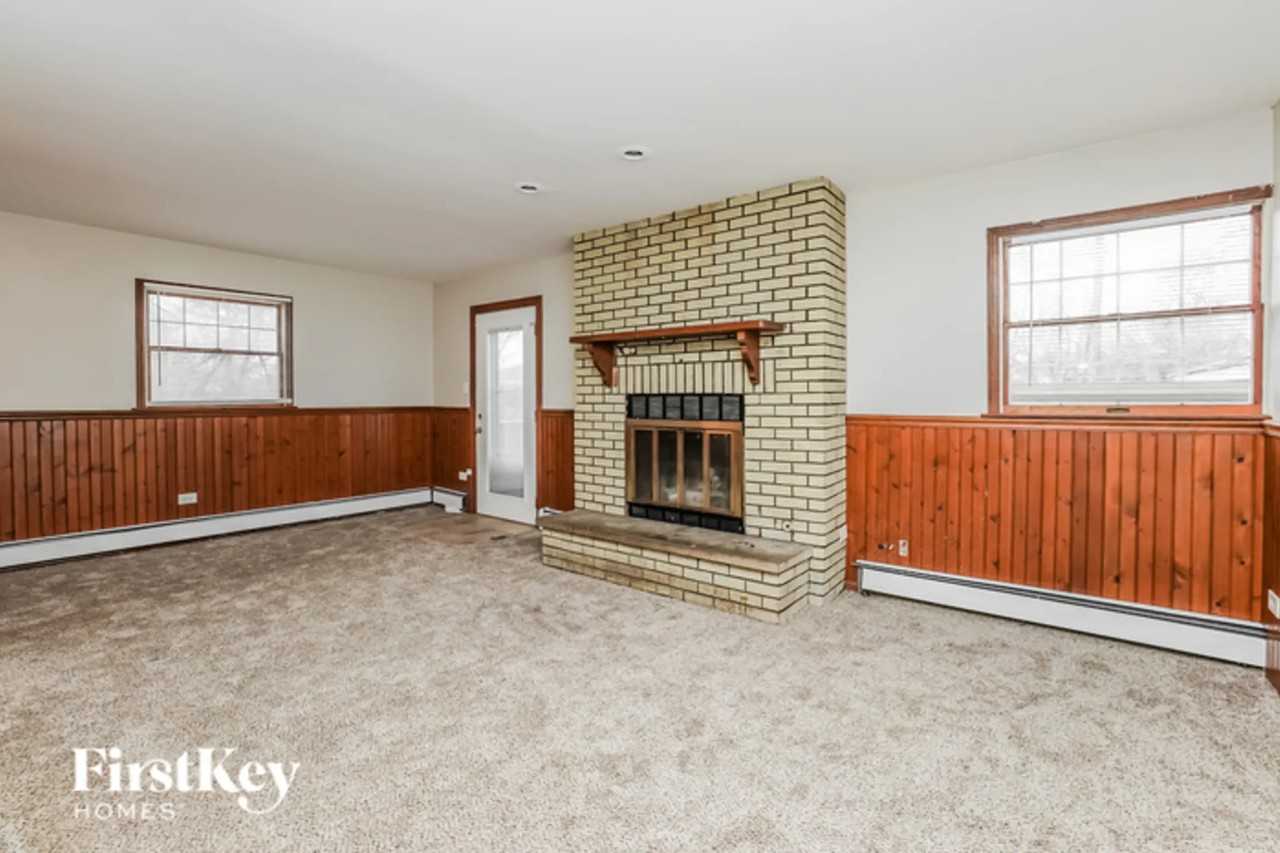 3412 S Schultz Dr - Photo 3 of 14