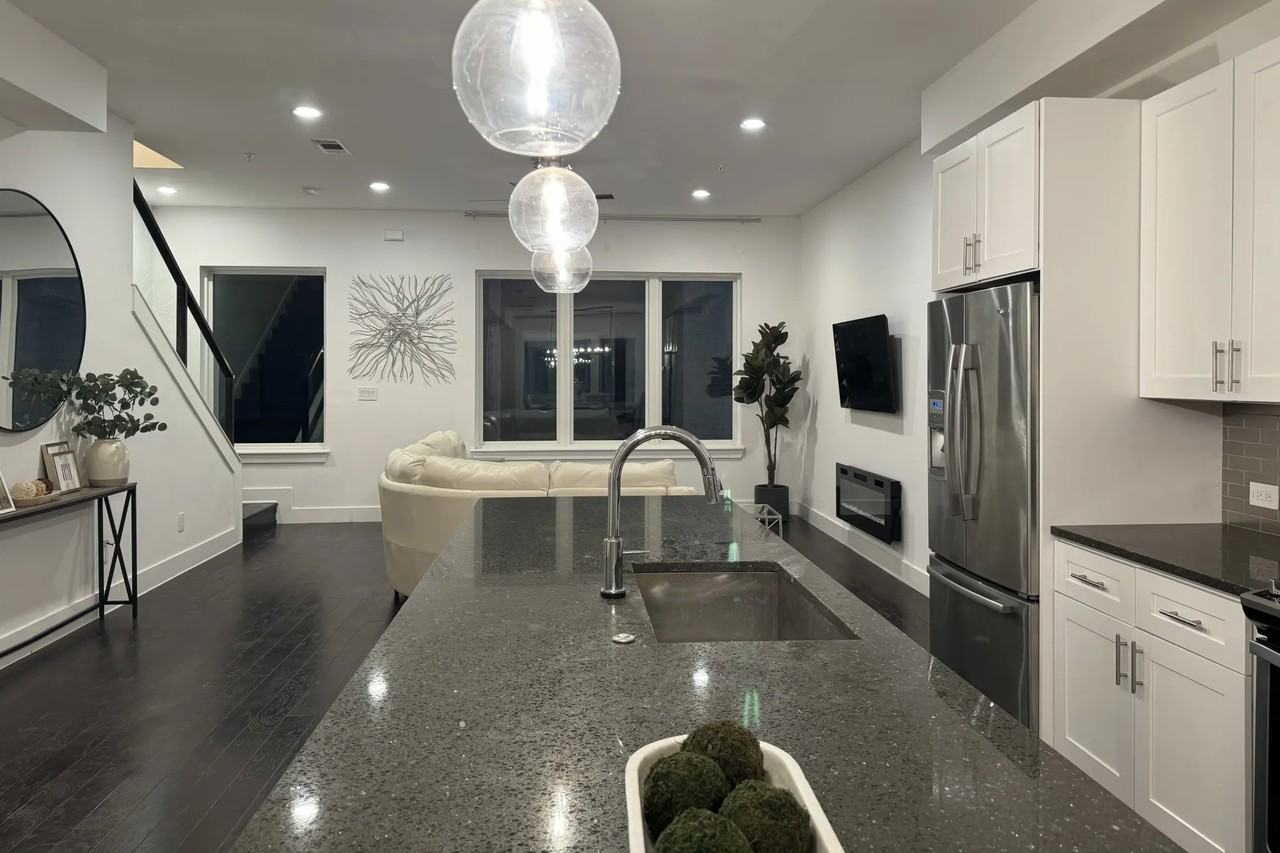 4060 Spring Valley Rd - Photo 2 of 9