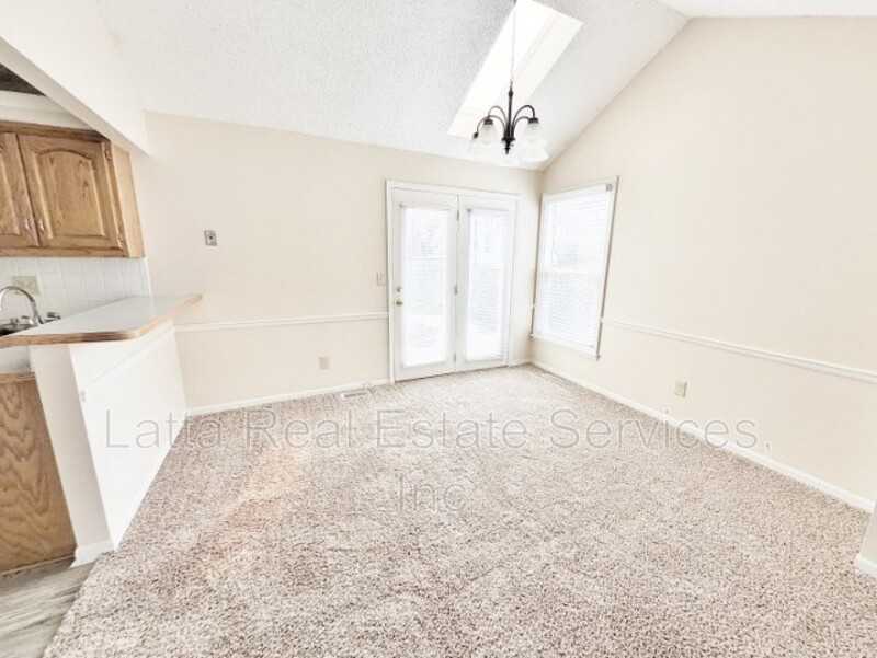 811 Heather Dr - Photo 5 of 14