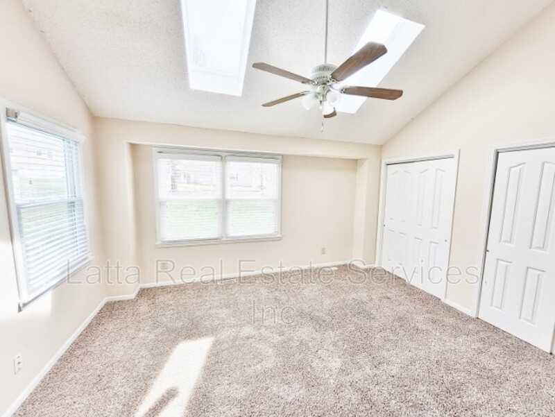 811 Heather Dr - Photo 7 of 14