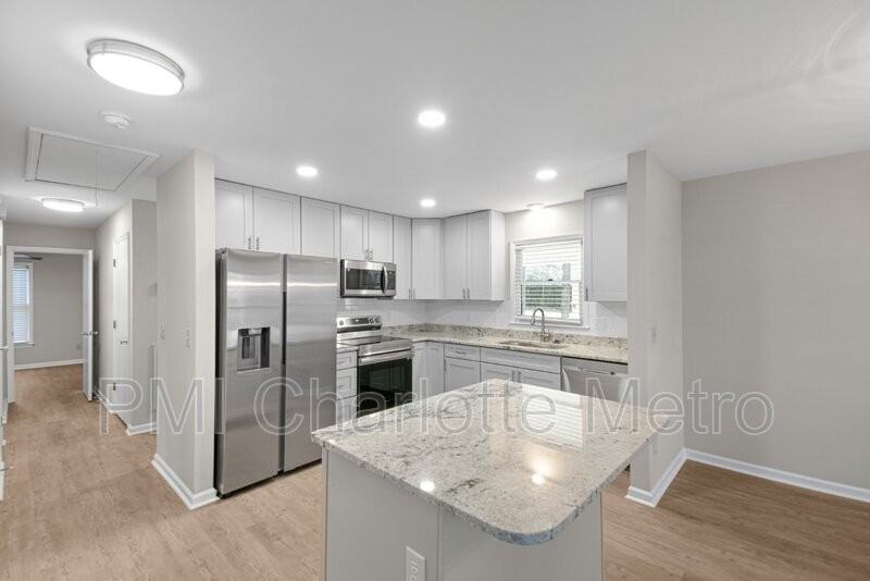 1207 Harvard St - Photo 4 of 14