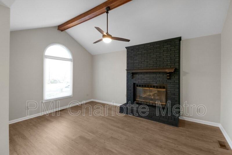 1207 Harvard St - Photo 7 of 14