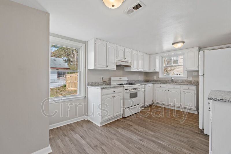 6 Worden Pl - Photo 7 of 20