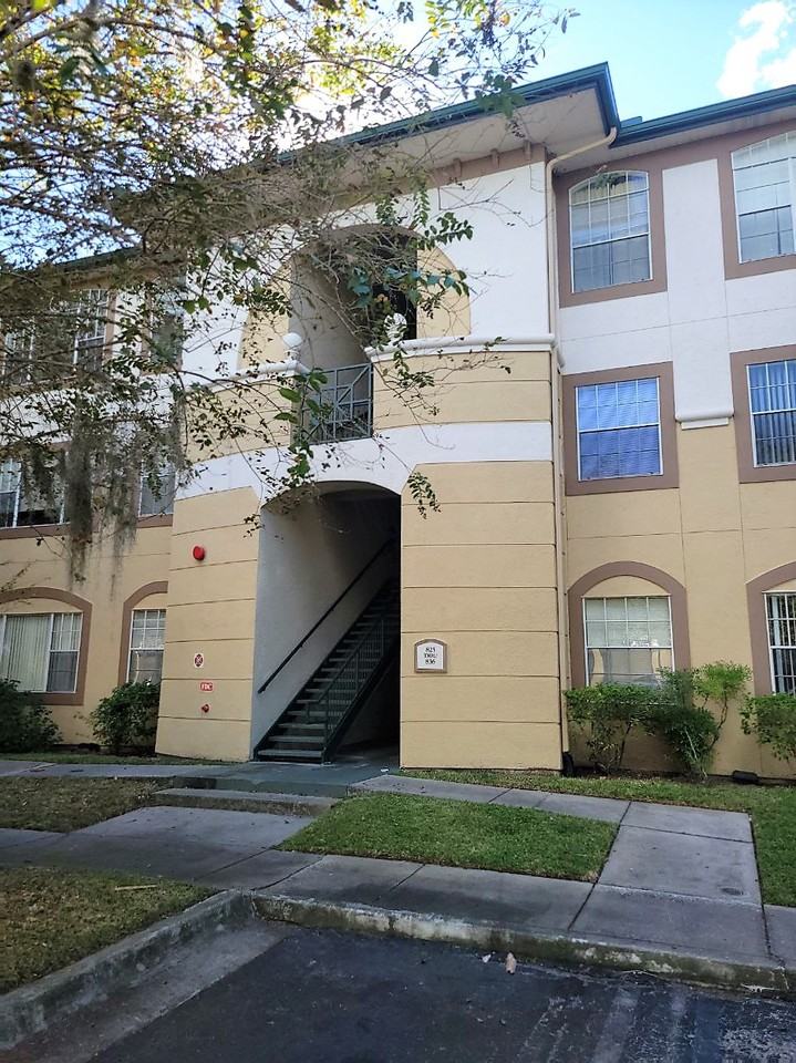 17110 Carrington Park Dr #826 - Photo 2 of 30