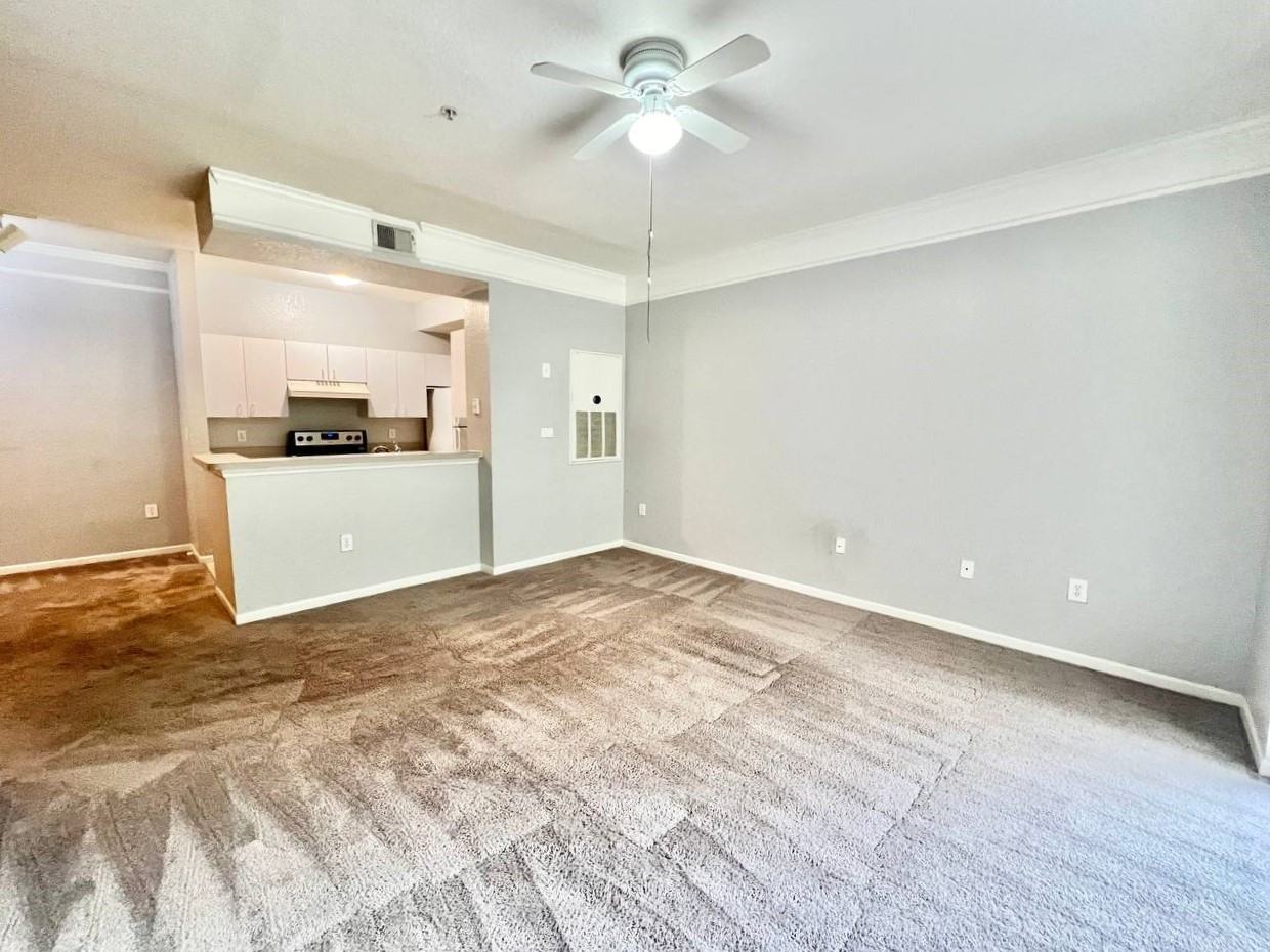 17110 Carrington Park Dr #826 - Photo 7 of 30