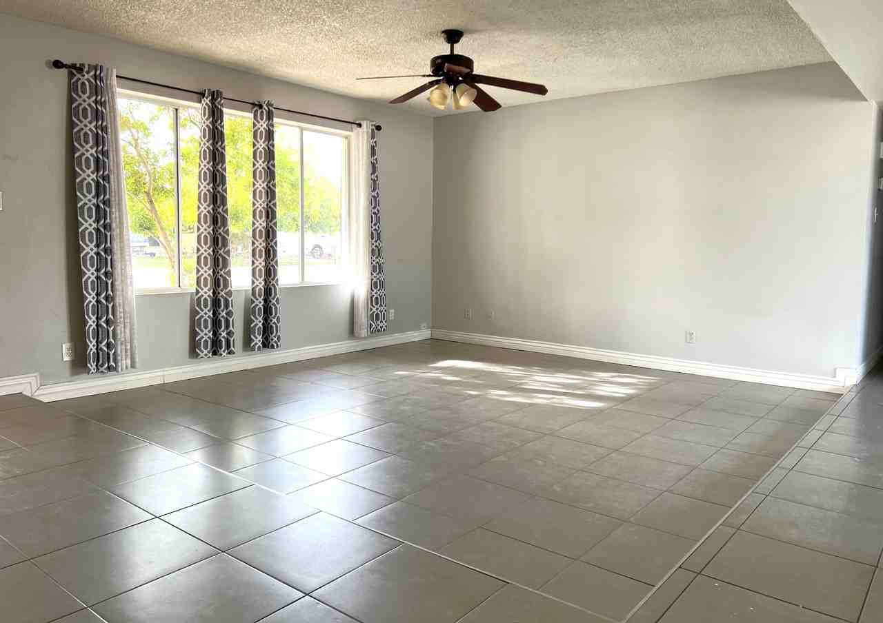 4042 W Poinsettia Dr - Photo 3 of 20