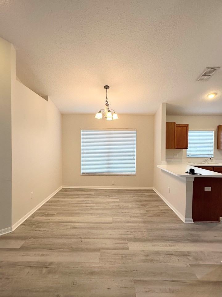 31202 Baclan Dr - Photo 3 of 18