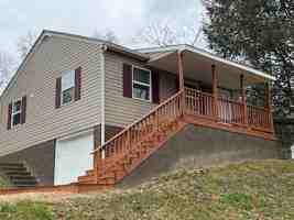 featured image of 2647 Evergreen Dr