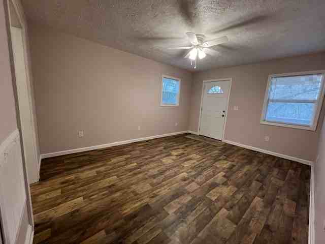 2647 Evergreen Dr - Photo 4 of 16