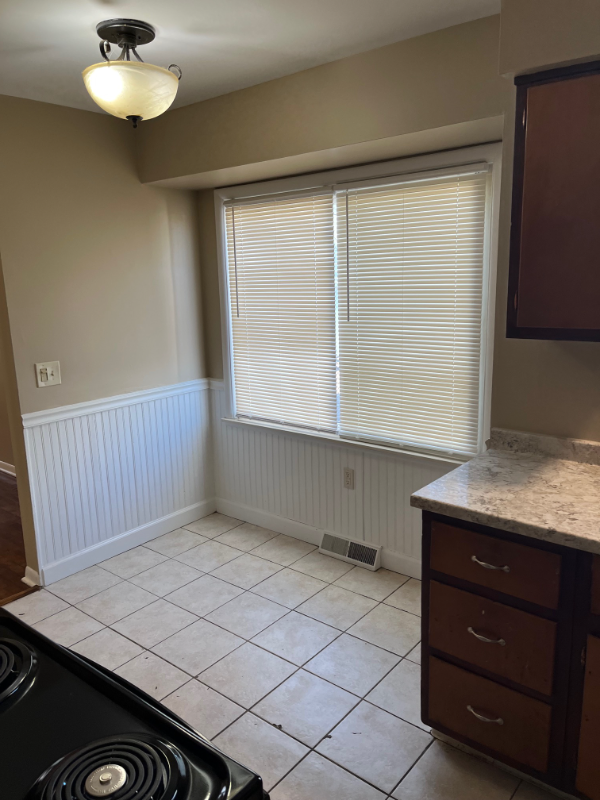 3804 S Pennsylvania Ave - Photo 3 of 9