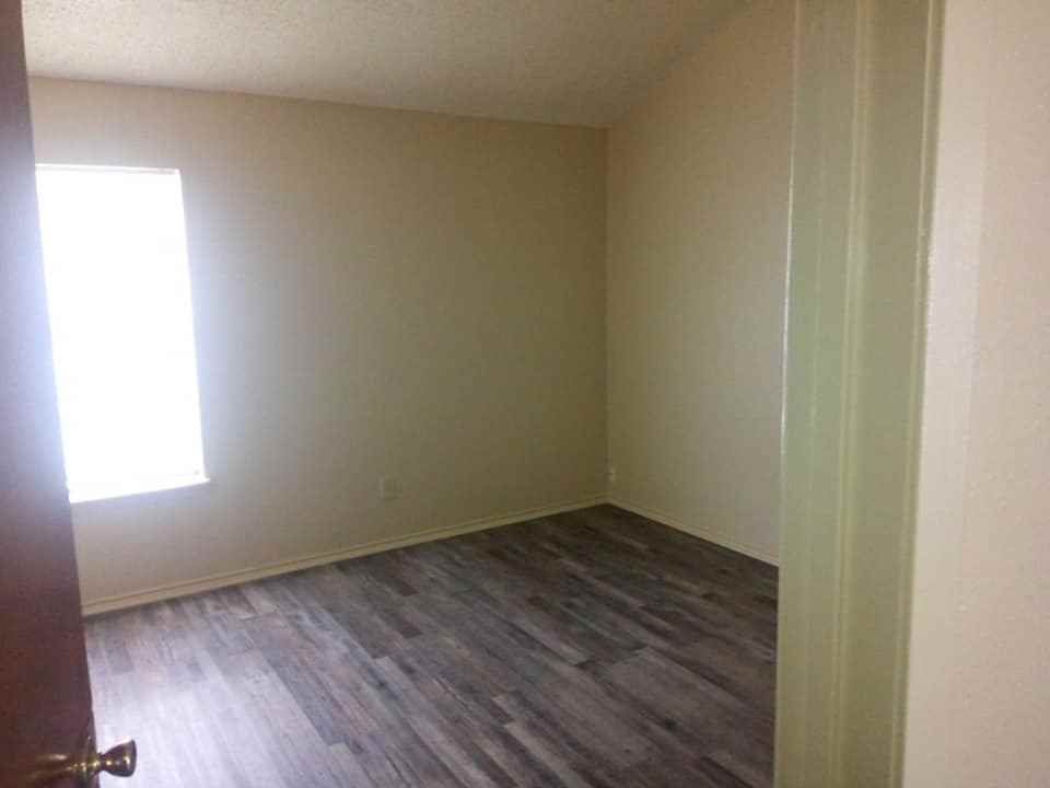 507 E Reagan Rd #D - Photo 5 of 6