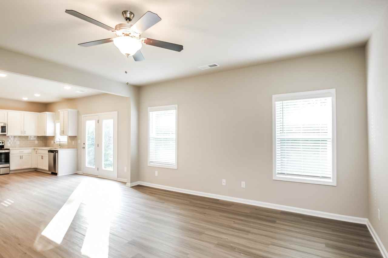 3321 3321 SE Lilac Creek Trail - Photo 3 of 41