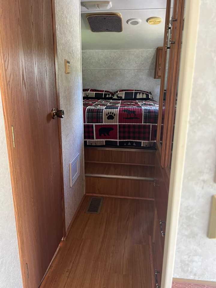 2048 Nw 38th Ave #5thWHEELRV - Photo 2 of 10