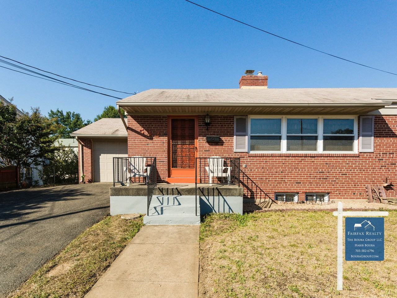 532 South Carlin Springs Road - Photo 2 of 46