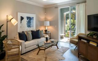 featured image of 1001 Starbuck St