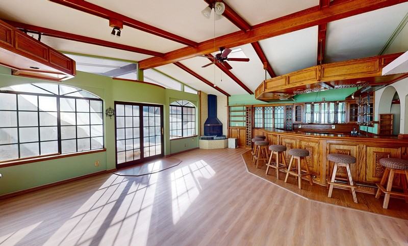 208 W Broadbent Dr - Photo 2 of 12