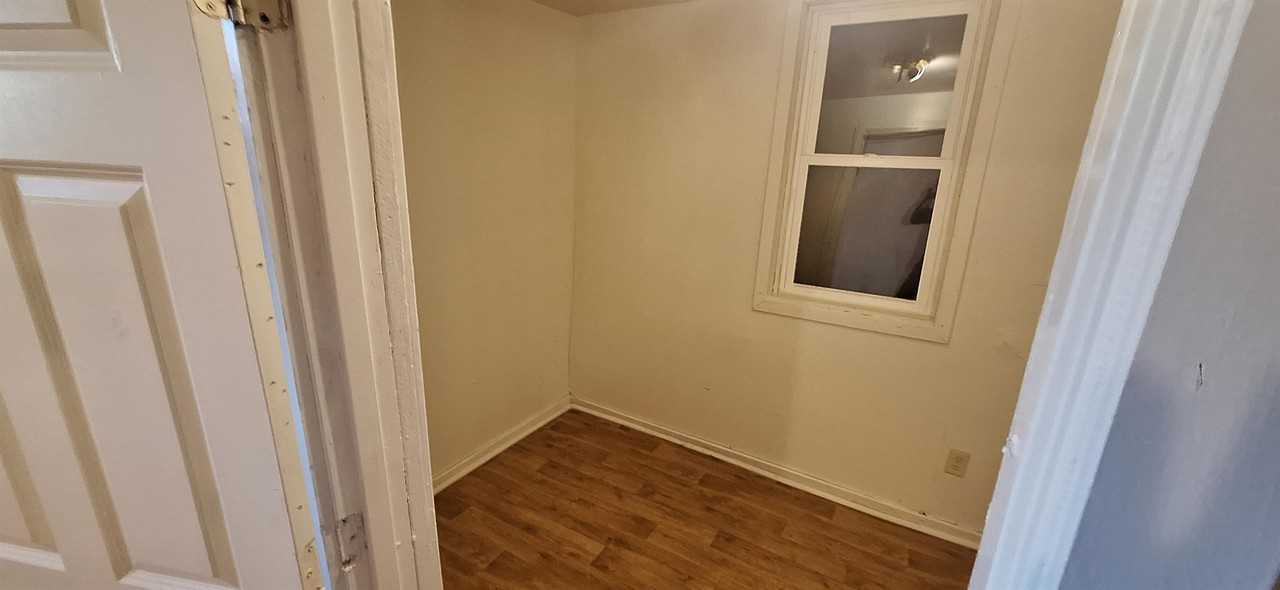 1745 S 18th St Lowr Front - Photo 2 of 4