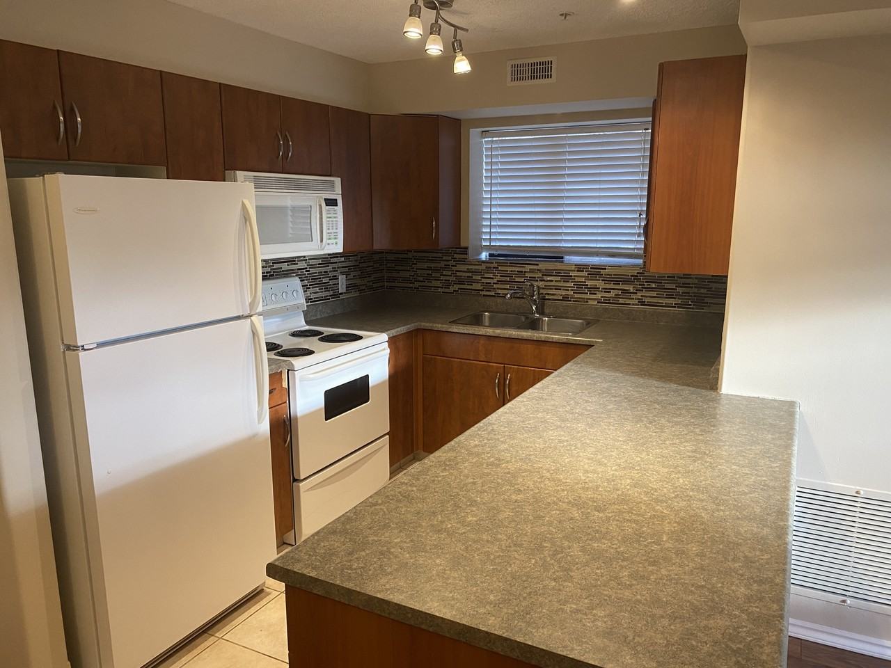 2 Bedroom 2 Bathroom in Queen Alexandra Apartments 10528 77 Ave Nw