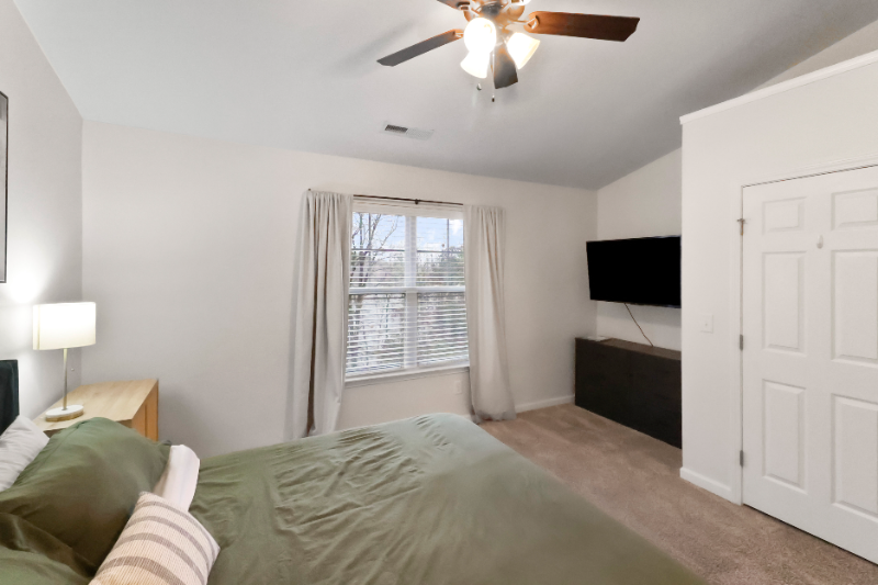 128 100 Stratford Lakes Drive #128 - Photo 2 of 9