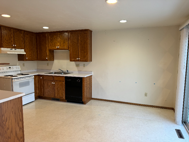 706 Parkview Rd #706 - Photo 2 of 9