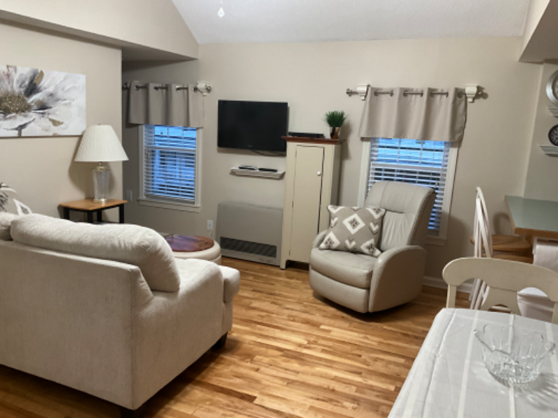 266 Woodford St - Photo 2 of 10