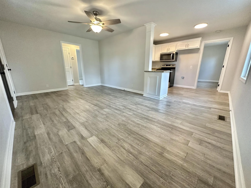 328 Hillcrest Cir - Photo 2 of 12